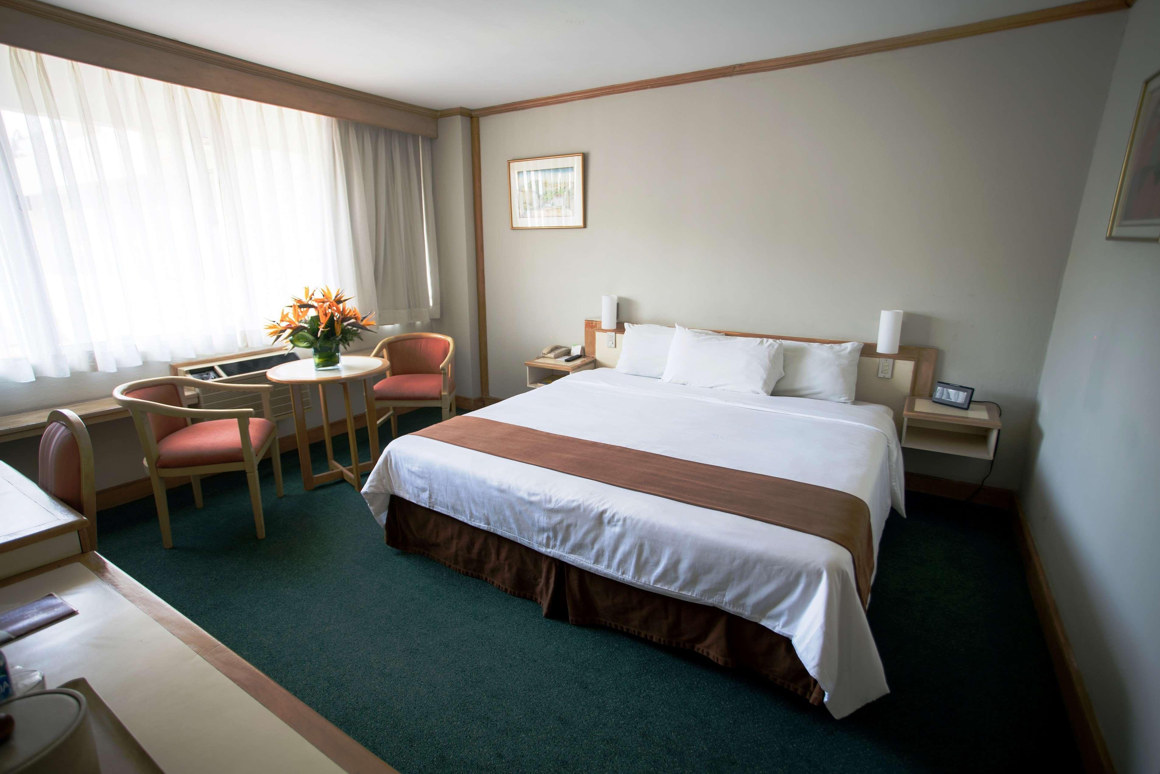 Best Western Plus - Magee Inn & Suites Экстерьер фото