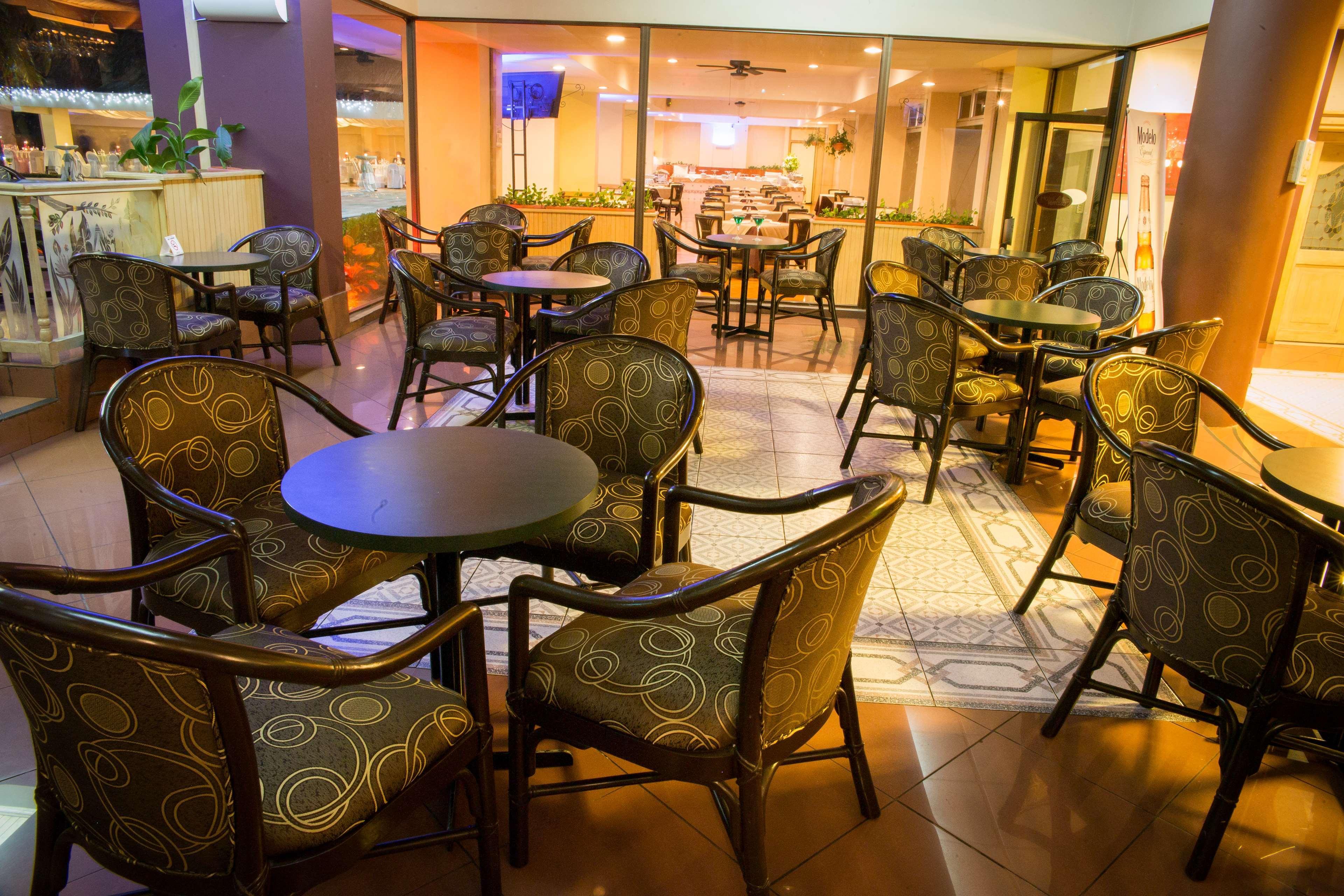 Best Western Plus - Magee Inn & Suites Экстерьер фото