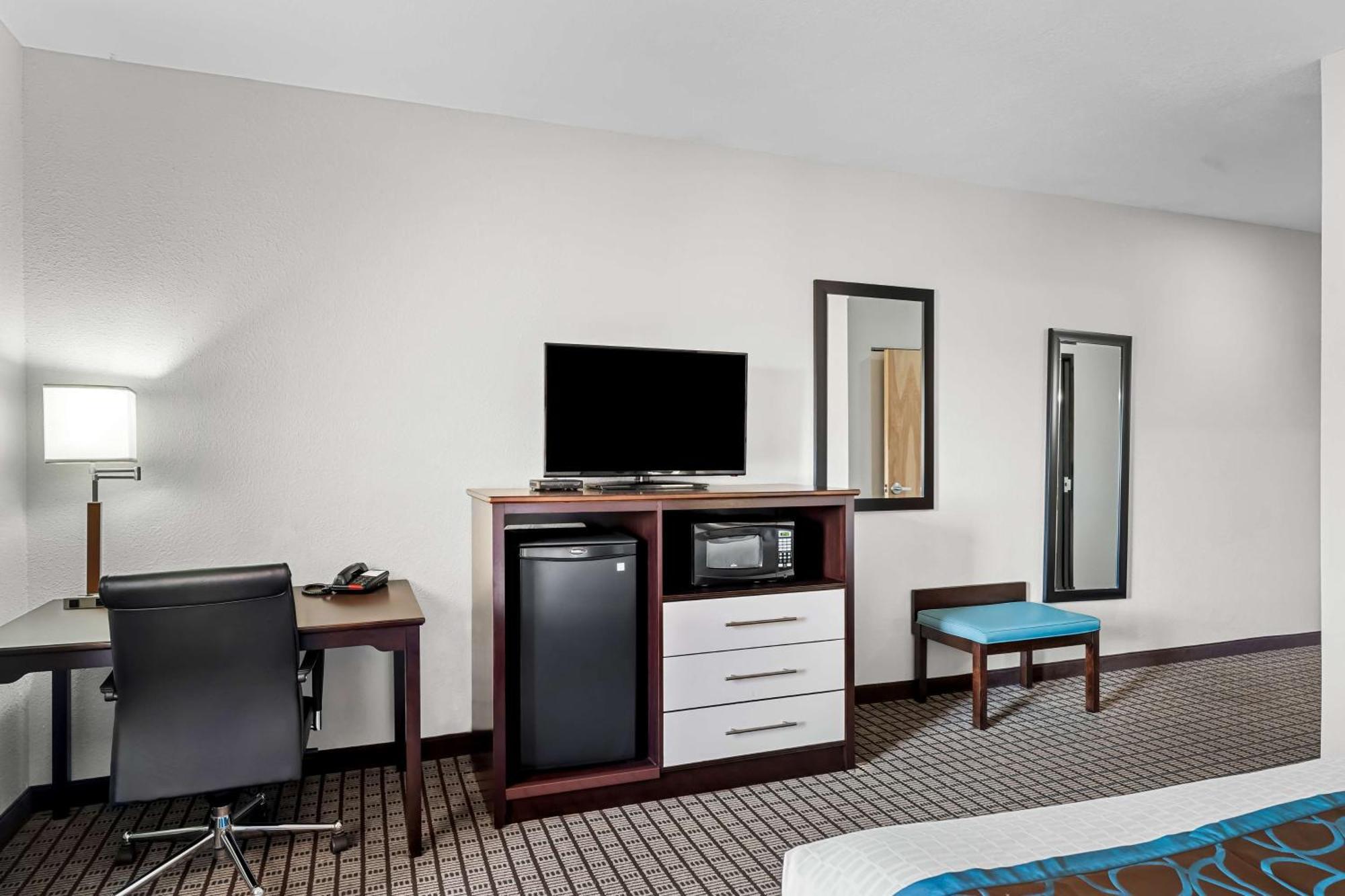 Best Western Plus - Magee Inn & Suites Экстерьер фото