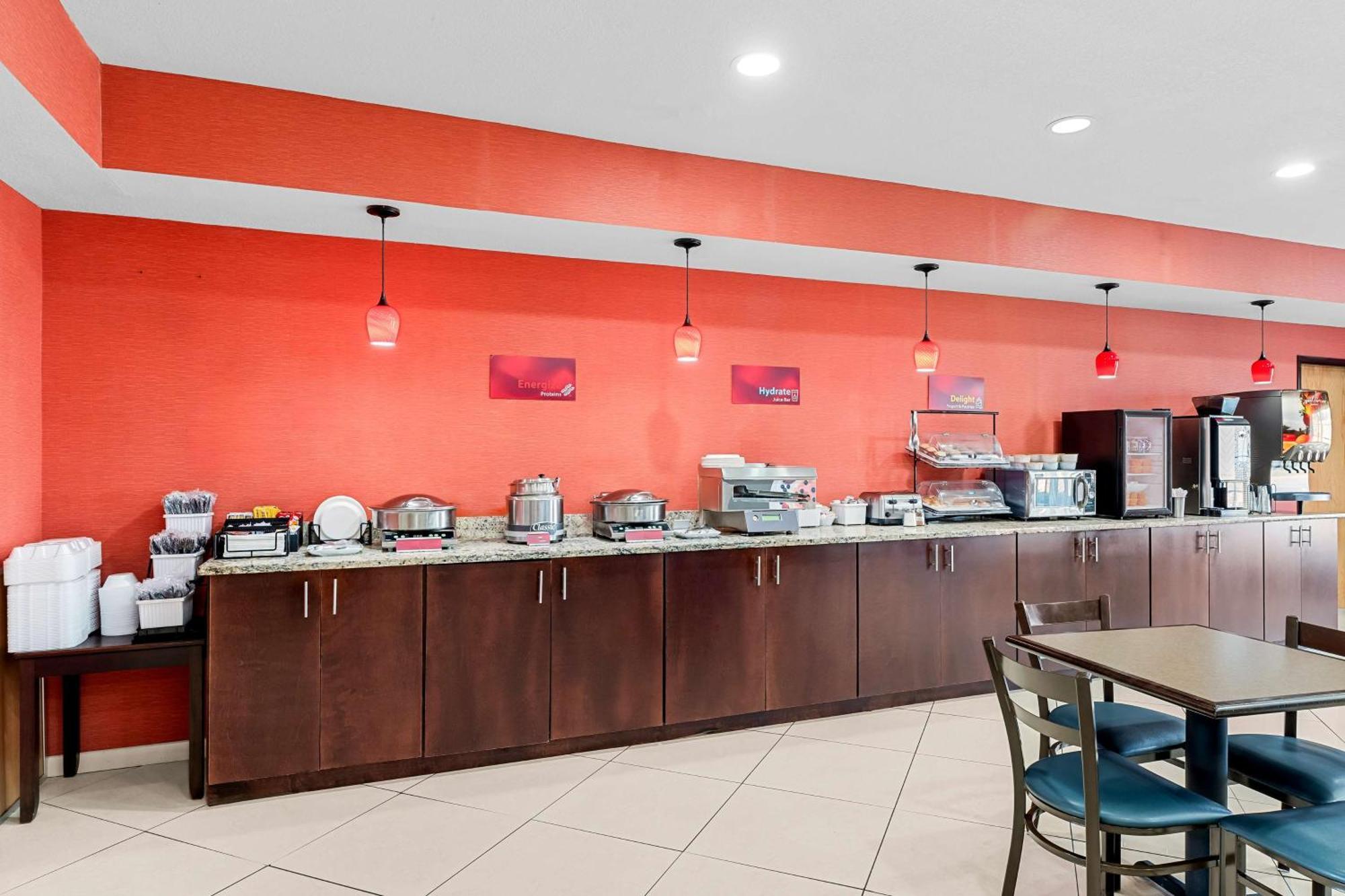 Best Western Plus - Magee Inn & Suites Экстерьер фото