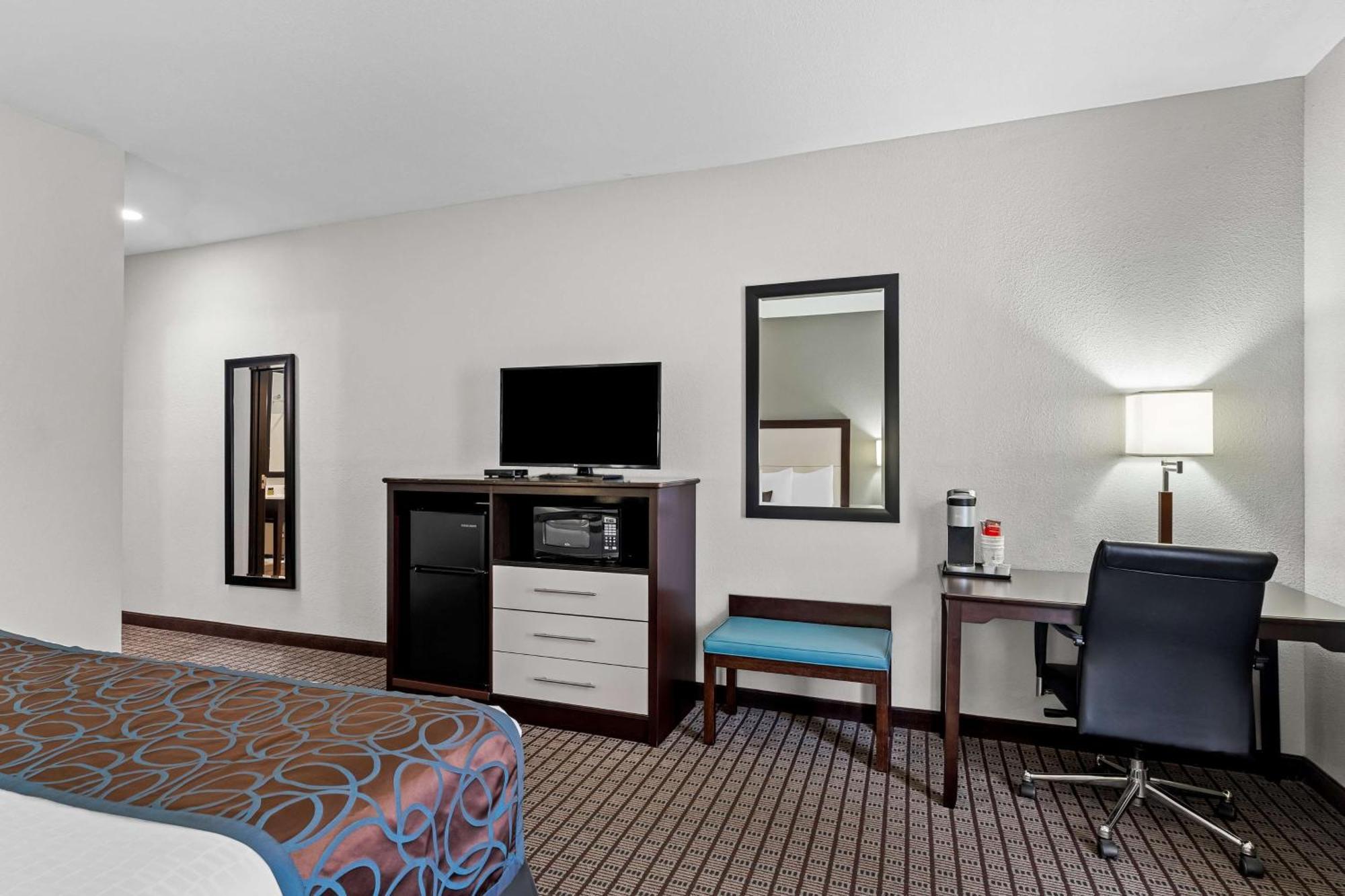 Best Western Plus - Magee Inn & Suites Экстерьер фото