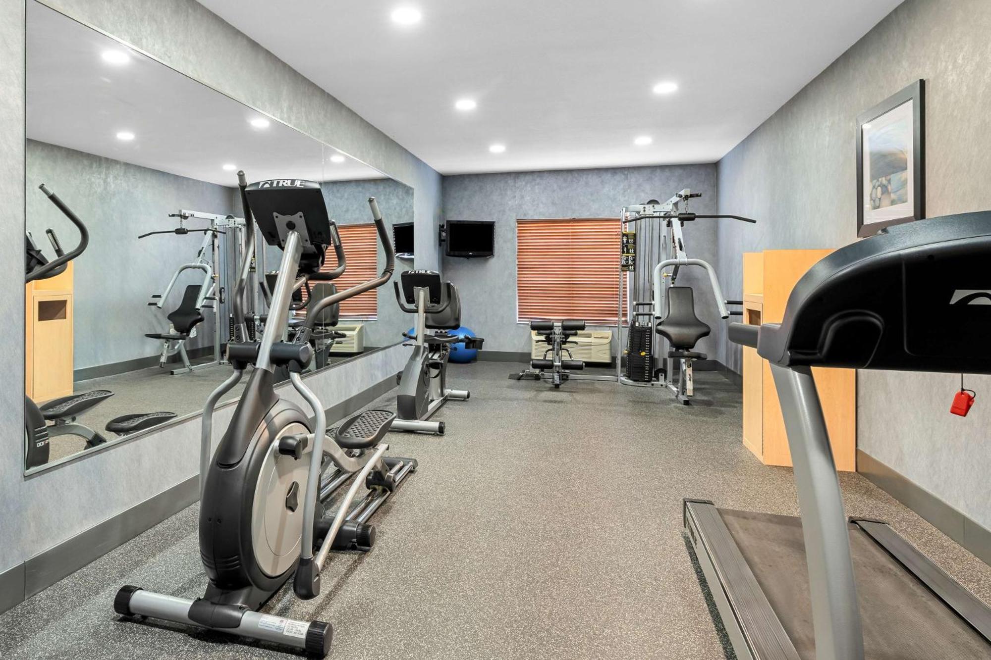 Best Western Plus - Magee Inn & Suites Экстерьер фото